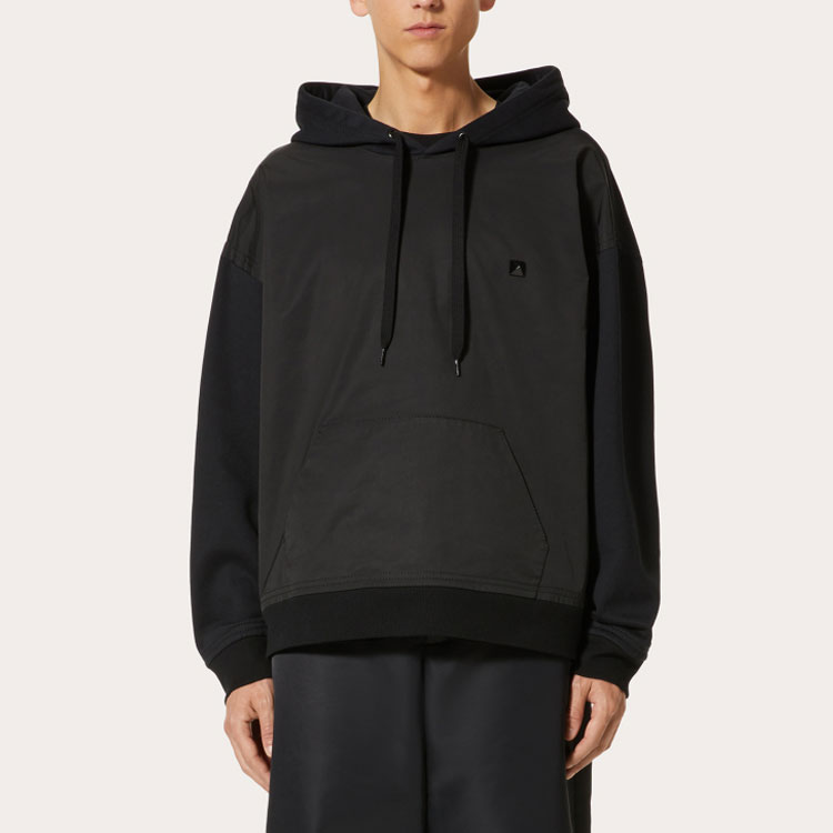 Shop Valentino SS25 Hoodie Oversized Solid Pullover Hitam. 1V0MF22W8Y3-0NO