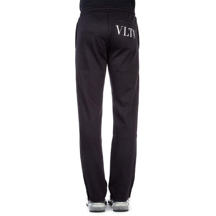 Purchase Celana Panjang Rajut Pria Valentino VLTN Logo Hitam. RV3MD00Q5840NO