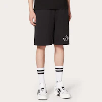 Shop Valentino VLTN 星星印花黑色百慕達短褲 TV3MD02C63B0NI