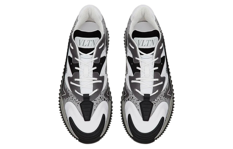 Shop 华伦天奴瓦德跑鞋“白灰斑点” VY2S0D95-NVD-EP0