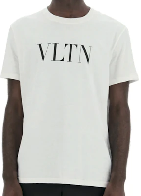 Camiseta Blanca de Valentino VLTN de Manga Corta. UV3MG10V3LEA01 Shop Camiseta Blanca de Valentino VLTN de Manga Corta. UV3MG10V3LEA01