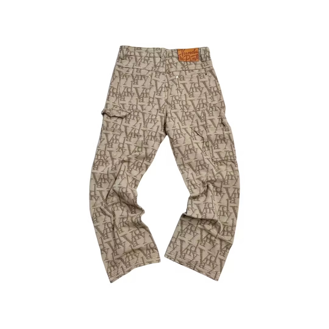 Lookbook Vandy The Pink Celana Streetwear Unisex Coklat Logo Printed Model Straight-Leg. VTP076