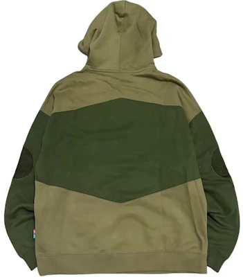 Vandy The Pink绿色刺绣袖连帽衫男女同款休闲服饰。 VTP132 Lookbook Vandy The Pink绿色刺绣袖连帽衫男女同款休闲服饰。 VTP132