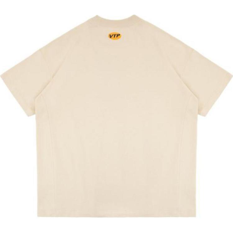 Lookbook Vandy The Pink极简字母宽松中性圆领T恤 米白色. VD1031-102