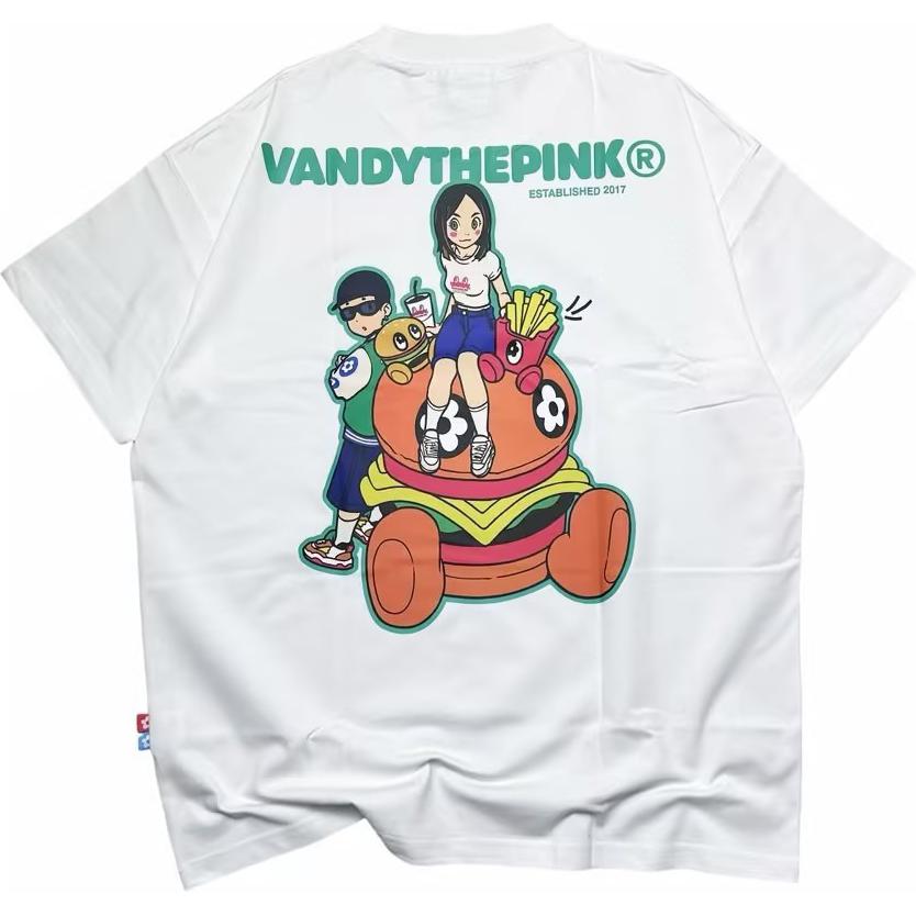 Lookbook 반디 더 핑크 x 컴플렉스콘 레터 카툰 그래픽 패밀리 티 유니섹스 화이트. VTP124