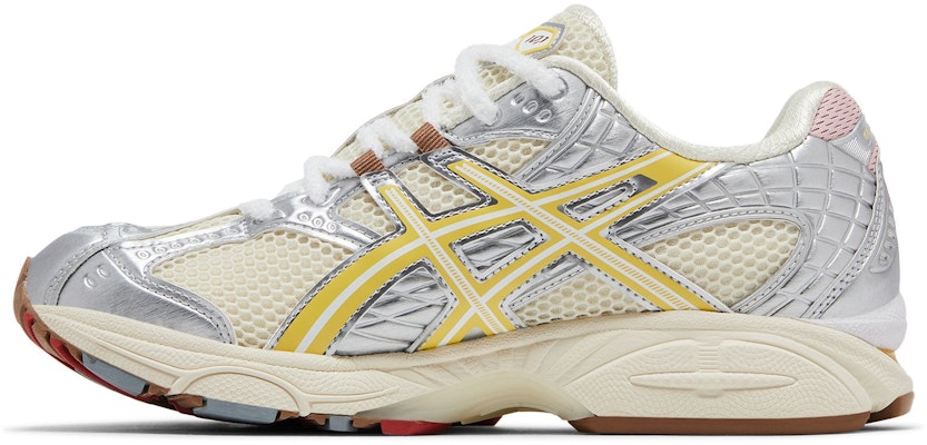 VANDYTHEPINK x atmos x ASICS Gel Nimbus 10.1 'Banana Split' 1203A865-752 Lookbook VANDYTHEPINK x atmos x ASICS Gel Nimbus 10.1 'Banana Split' 1203A865-752