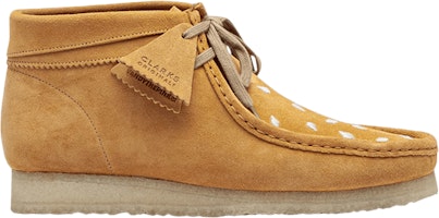 VANDYTHEPINK x Clarks Wallabee Boot 'Burger' 261-75940 VANDYTHEPINK x Clarks Wallabee Boot 'Burger' 261-75940