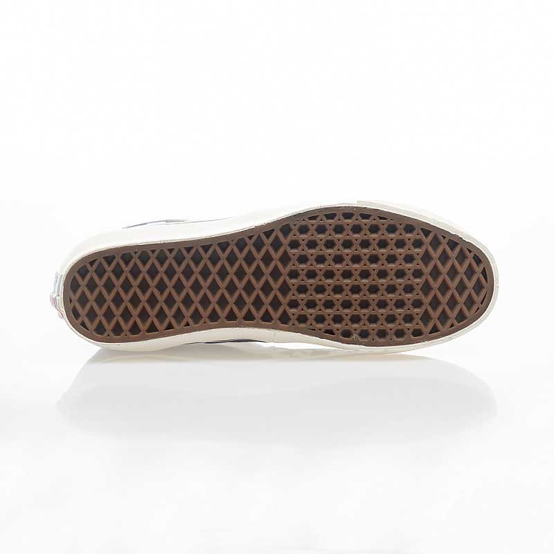 Shop Vans "Baskets Clash the Wall" V140307016