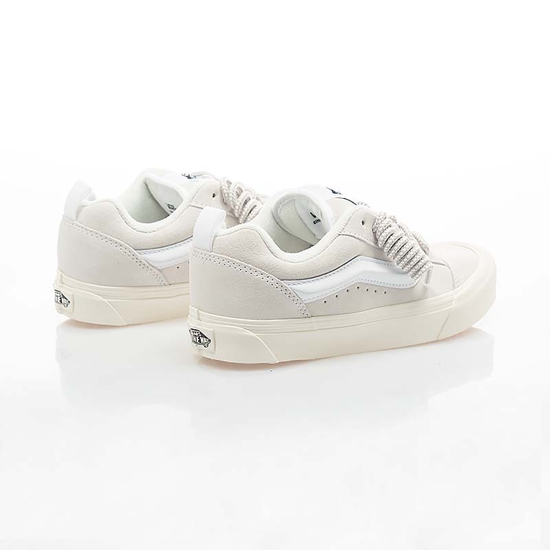 Lookbook Vans "Knu Skool" Sneakers V140120035