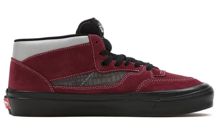 Order Vans Anaheim Factory Half Cab 33 Dx ''Rood Zwart'' VN0A5KX6B3E