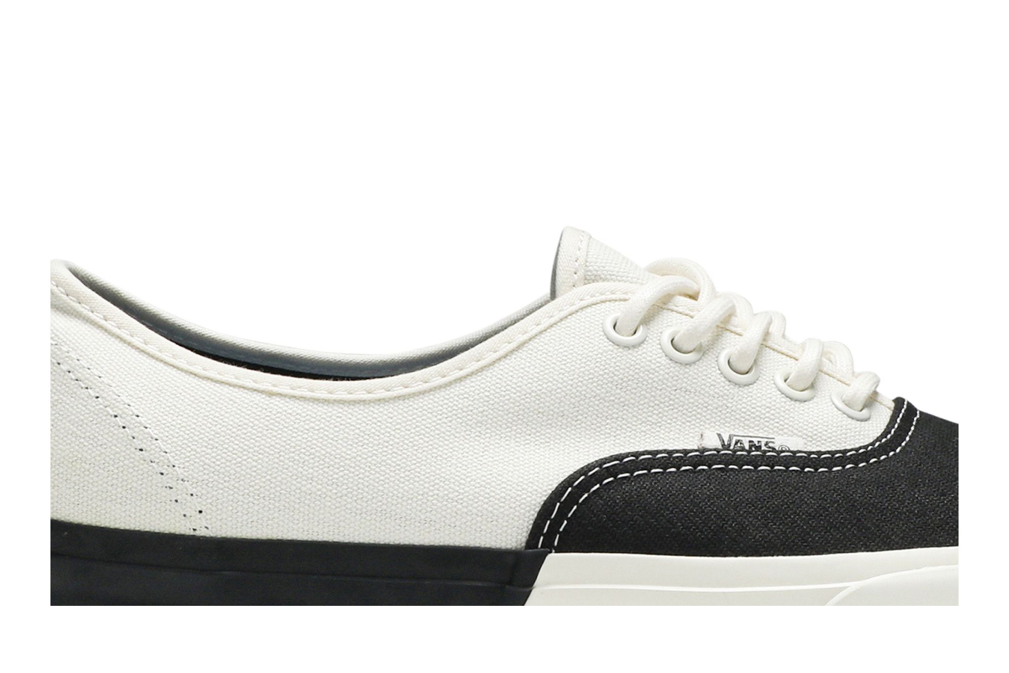 Order Vans Authentic DX ''Blocked'' - Chaussures Iconiques Noir et Blanc VN0A38ESMS5
