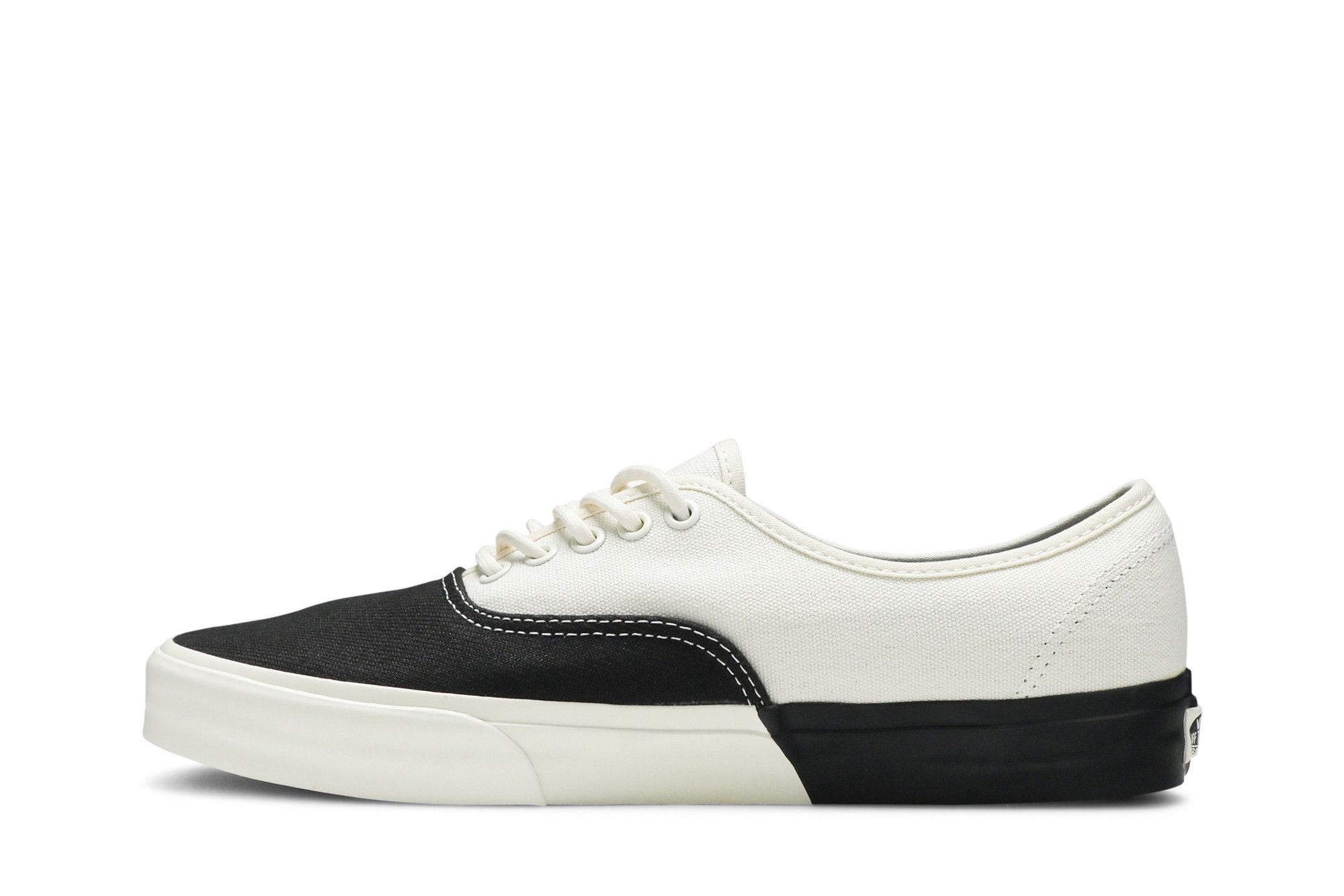 Lookbook Vans Authentic DX ''Blocked'' - Chaussures Iconiques Noir et Blanc VN0A38ESMS5