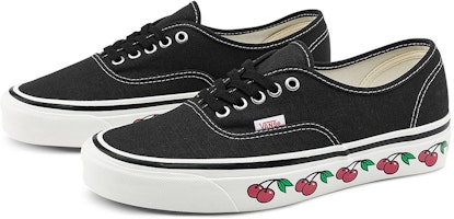 Vans Authentic 44 DX 'Hot N Sweet Hitam/Marshmallow' VN0A4BVY1KP Lookbook Vans Authentic 44 DX 'Hot N Sweet Hitam/Marshmallow' VN0A4BVY1KP