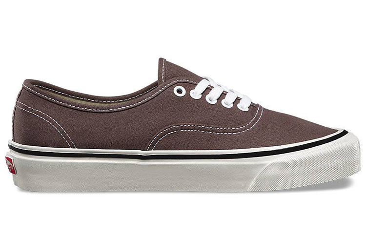 Order Vans Authentic 44 Dx Biru Navy VN0A38ENMR3
