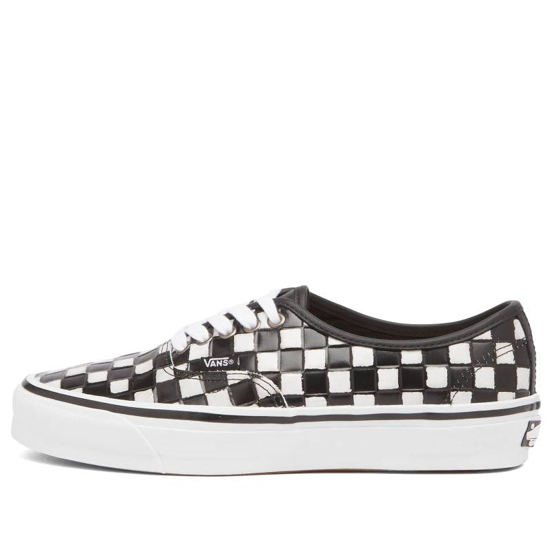 Vans Authentic 44 Leather Check Vibram Low-Top Black Skate Sneakers. VN000DCNBZW1