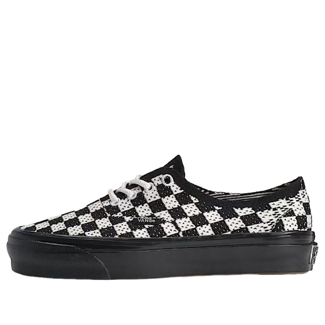 Buy バンズ オーセンティック 44 プレミアム ''パンク チェック'' VN000EJC1KP