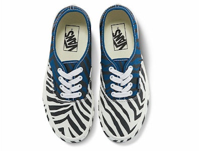 Vans Unisex Authentic Animal Low-Top Sneakers Putih/Hitam/Biru VN0A5KRDASQ Lookbook Vans Unisex Authentic Animal Low-Top Sneakers Putih/Hitam/Biru VN0A5KRDASQ