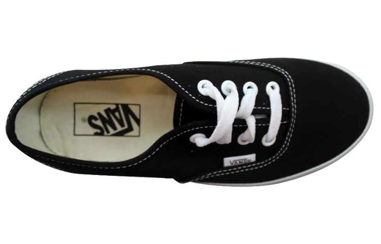 Shop Vans Authentic 'Negro' VN0EE3BLK