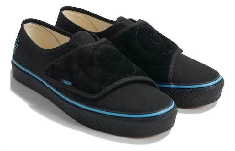 Shop Vansオーセンティック（黒） VN6342620001