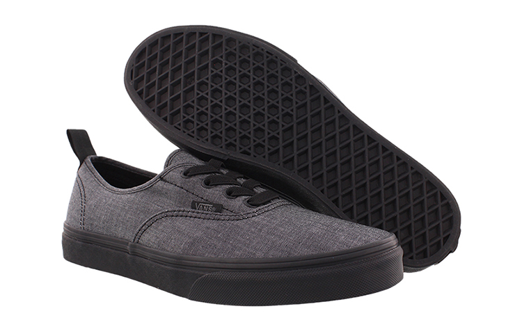 Shop 大童 Vans Authentic 休閒 輕便透氣 低筒 兒童滑板鞋 黑灰色