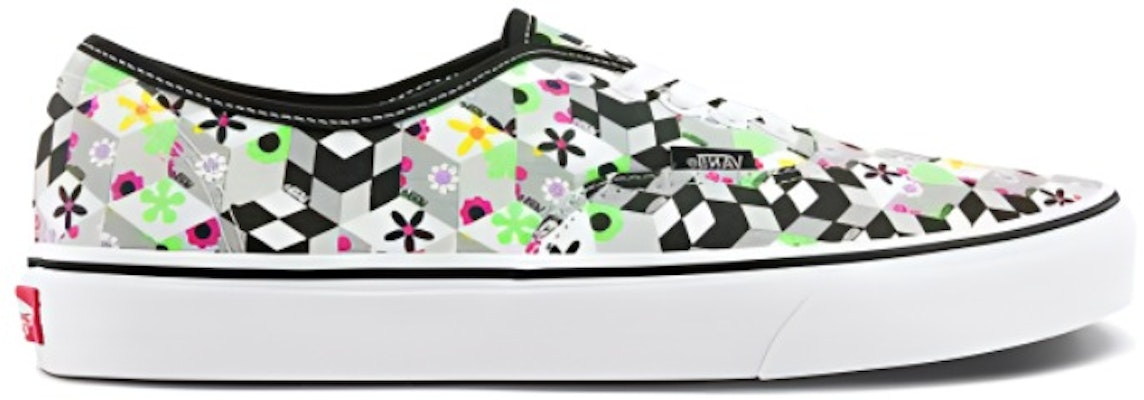 Vans AUTHENTIC (CHECKER CUBE) Hitam VN0A348A3XR Order Vans AUTHENTIC (CHECKER CUBE) Hitam VN0A348A3XR