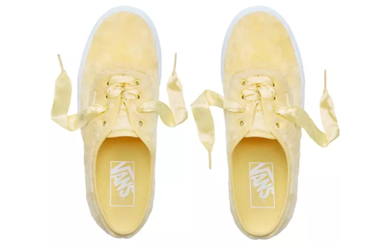 Shop 반스 어센틱 '퍼리 - 햇살' (Vans Authentic 'Furry - Haesal') VN0A38EMRZ0