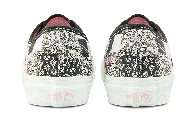Shop Vans Authentic ‘拼布花卉’ VN0A5HZS9FY
