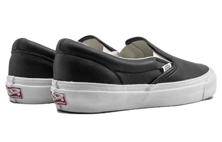 Shop バンズ オーセンティック 'ピッチ ブラック' VNO0OUDF1NS VNO0OUDF1NS