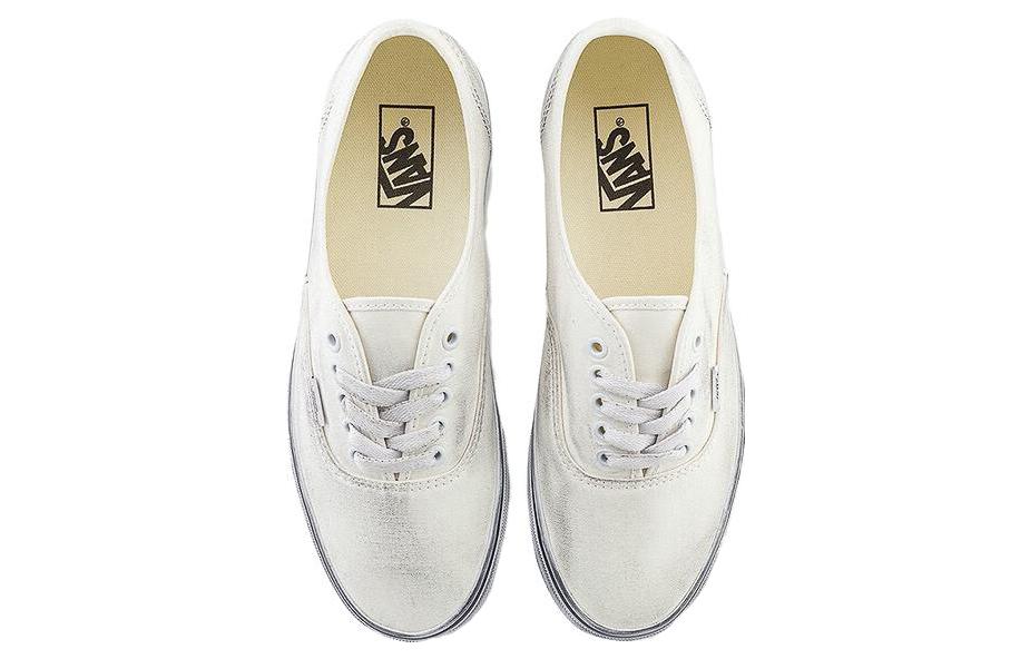 Lookbook 반스 어센틱 '스트레스 팩 - 화이트' (50 characters) VN000EE3WWW