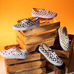 Vans Wallpaper Authentic Kotak-Kotak Bunga 'Hijau Putih' VN0A5KS9CCF Details for Vans Wallpaper Authentic Kotak-Kotak Bunga 'Hijau Putih' VN0A5KS9CCF