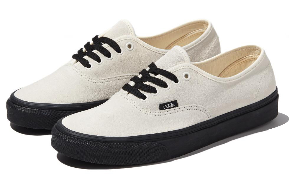 Lookbook 반스 어센틱 '화이트 블랙' (Vans Authentic 'White Black') VN0A5JMPKIG