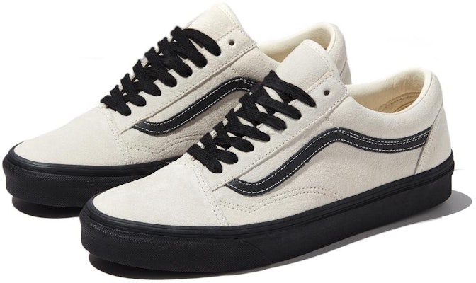 Vans Authentic 'Putih Hitam' VN0A7Q2JKIG Lookbook Vans Authentic 'Putih Hitam' VN0A7Q2JKIG