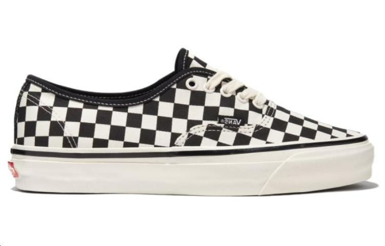 Order Vans Authentic Corak Papan Dam 'Hitam Putih' VN000CT7KIG1