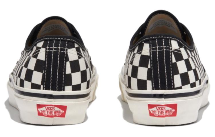 Shop Vans Authentic Corak Papan Dam 'Hitam Putih' VN000CT7KIG1