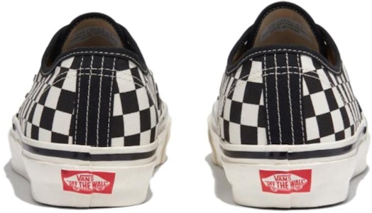 Vans Authentic 防滑耐磨 低幫 帆布鞋 男女同款 黑白 Shop Vans Authentic 防滑耐磨 低幫 帆布鞋 男女同款 黑白