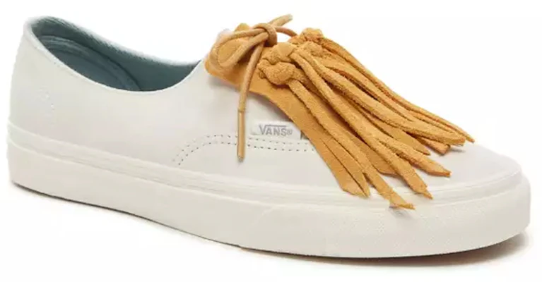 Vans Authentic Fringe ''Bianco Neve'' VN0A3TK7U6E Lookbook Vans Authentic Fringe ''Bianco Neve'' VN0A3TK7U6E