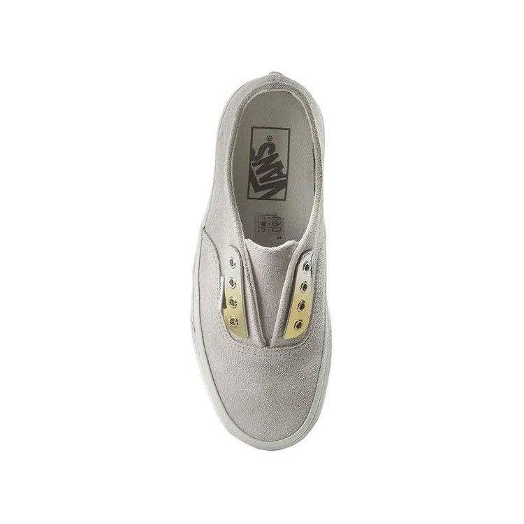 Shop Vans Authentic 輕便舒適 低筒休閒板鞋 米色