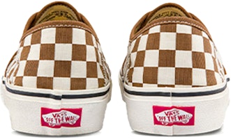 Vans Authentic Low Tops Kasut Skateboard Kasual Unisex Coklat Putih VN0A5HYPAXS Lookbook Vans Authentic Low Tops Kasut Skateboard Kasual Unisex Coklat Putih VN0A5HYPAXS