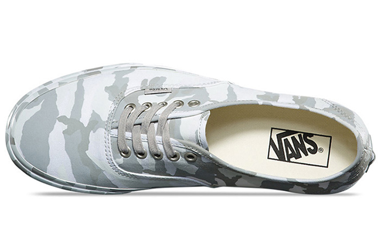 Lookbook Vans Authentic Cetakan Mono Snow Camo VN0A38EMOP7