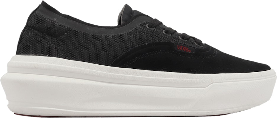 White and 2025 black platform vans