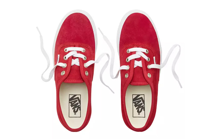Shop Vans Authentic 猪皮绒面革 "滑板红" VN0A38EMU5M