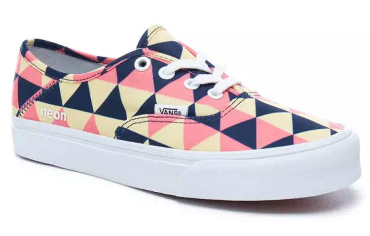 Lookbook Vans Authentic SF ''Triangles Néon'' VN0A3MU6QB8