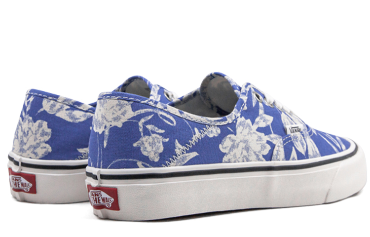 Shop Vans Authentic SF 蓝/白色鞋 VN0A3MU6WOI