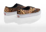 Lookbook Vans Authentic Sneakers dan Streetwear: Produk Sahih dan Tulen V221301001