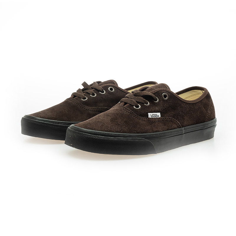 Order Koleksi Vans Authentic Sneakers dan Streetwear. V160101034