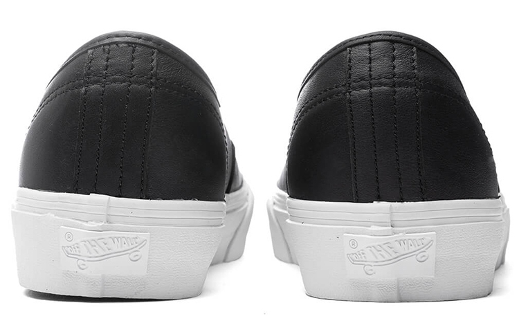 Shop Vans Authentic VLT LX '黑色' 经典帆布鞋 VN0A4CS49H9