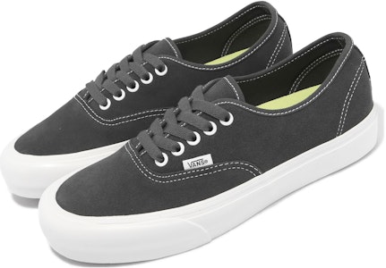 반스 어센틱 VR3 (Vans Authentic VR3) VN0005UDBKP Lookbook 반스 어센틱 VR3 (Vans Authentic VR3) VN0005UDBKP