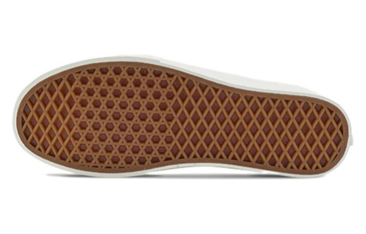 Shop Vans Authentic VR3 クラシック (ブラック) VN0005UD1KP