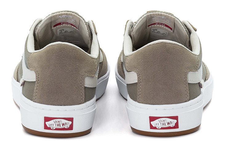 Shop Vans Berle Pro 低筒休閒滑板鞋 卡其灰色