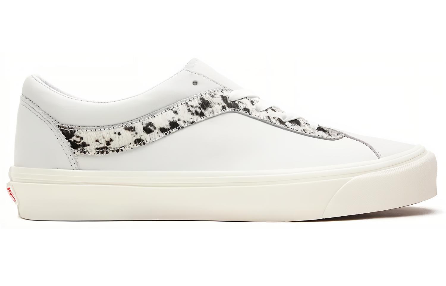 Order 반스 볼드 니 "트루 화이트 포니" VN0A3WLP42N